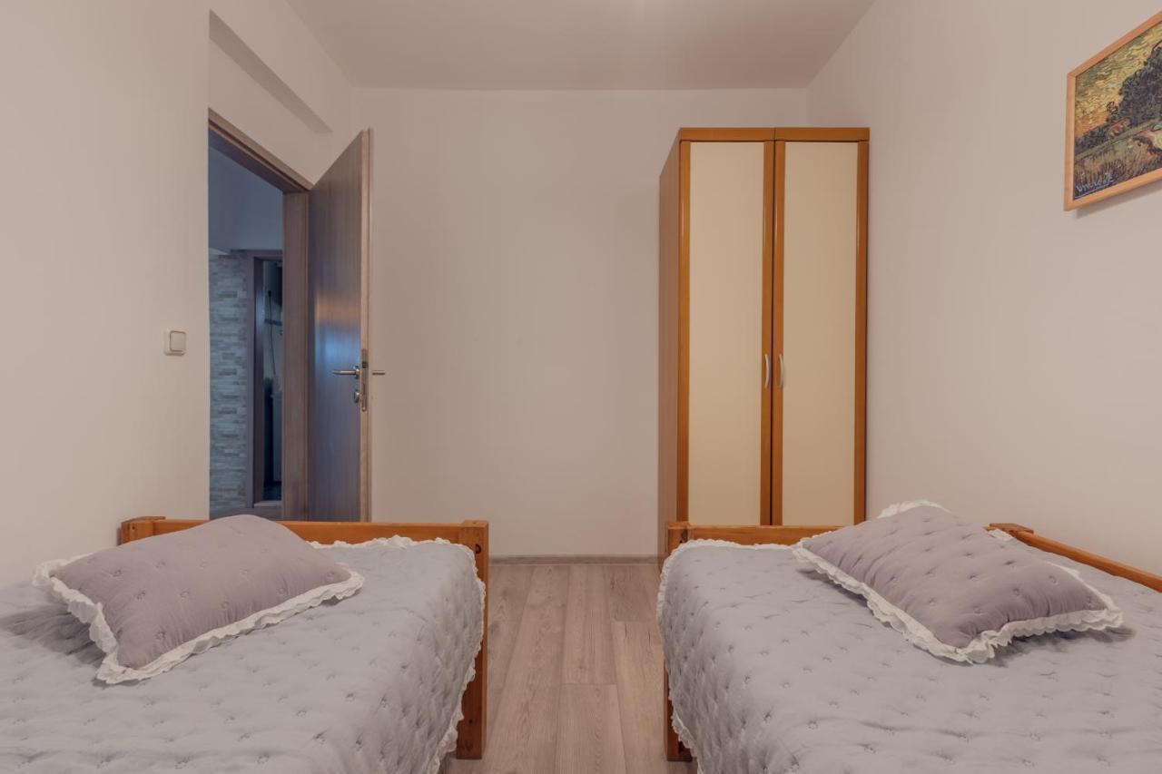 Holiday Home Insulam Mare Trogir Luaran gambar