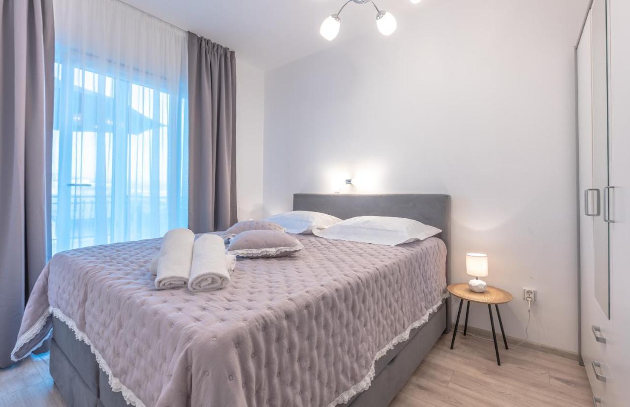 Holiday Home Insulam Mare Trogir Luaran gambar