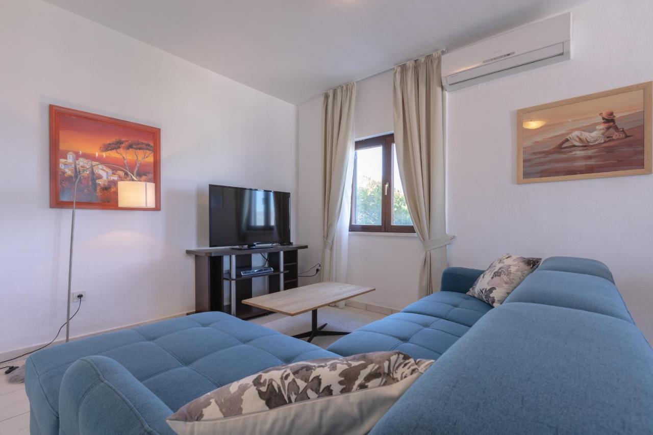 Holiday Home Insulam Mare Trogir Luaran gambar