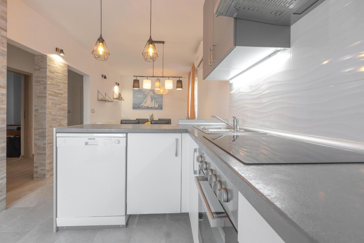 Holiday Home Insulam Mare Trogir Luaran gambar