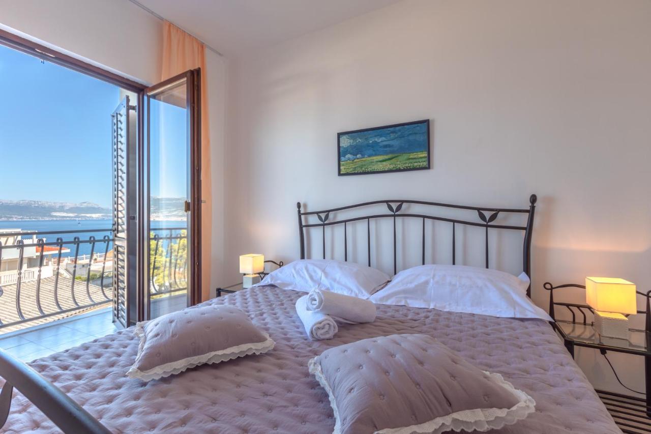 Holiday Home Insulam Mare Trogir Luaran gambar