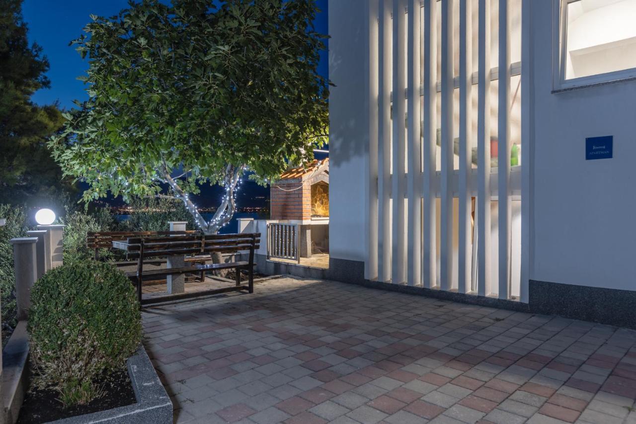 Holiday Home Insulam Mare Trogir Luaran gambar