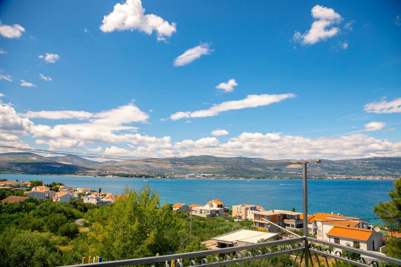 Holiday Home Insulam Mare Trogir Luaran gambar